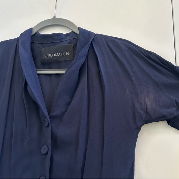 Reformation navy mini dress with built-in shorts size XS - Picture 5 of 6